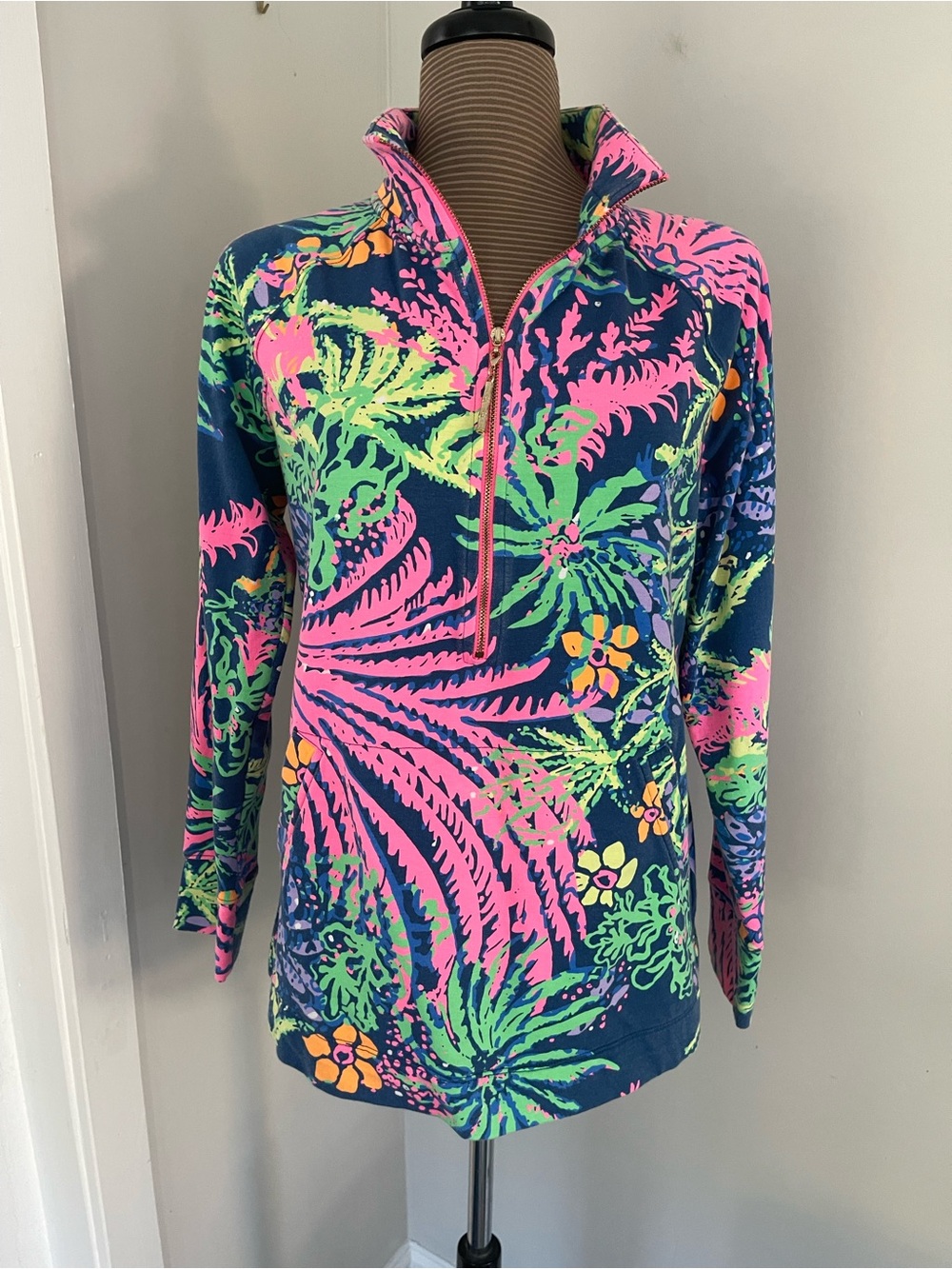 Lilly Pulitzer Women’s Navy Tropical Print Quarter-Zip Sweat Top - Pink & Green